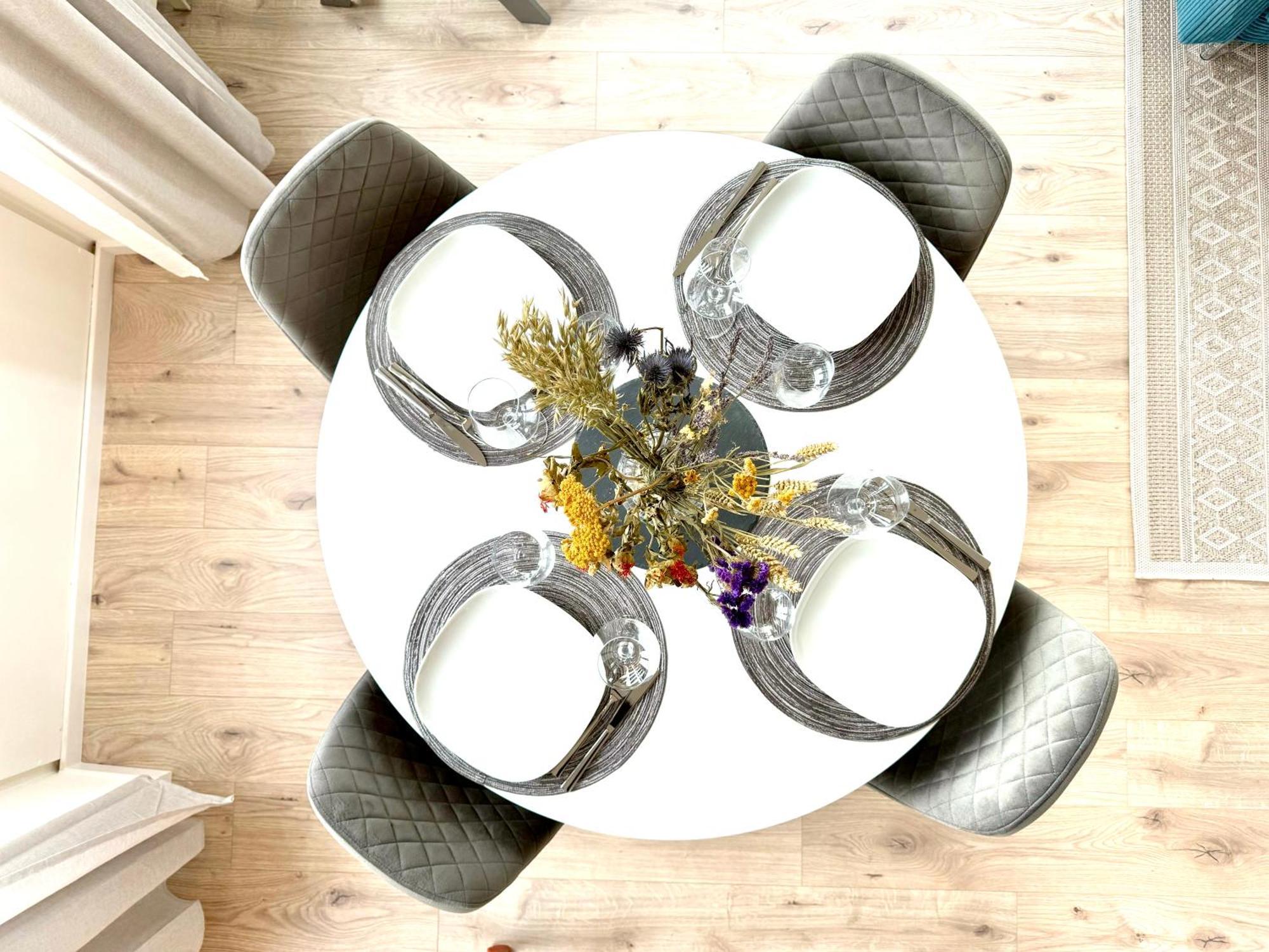 E&k Living - - Design - Kitchen - Free Parking Apartment
