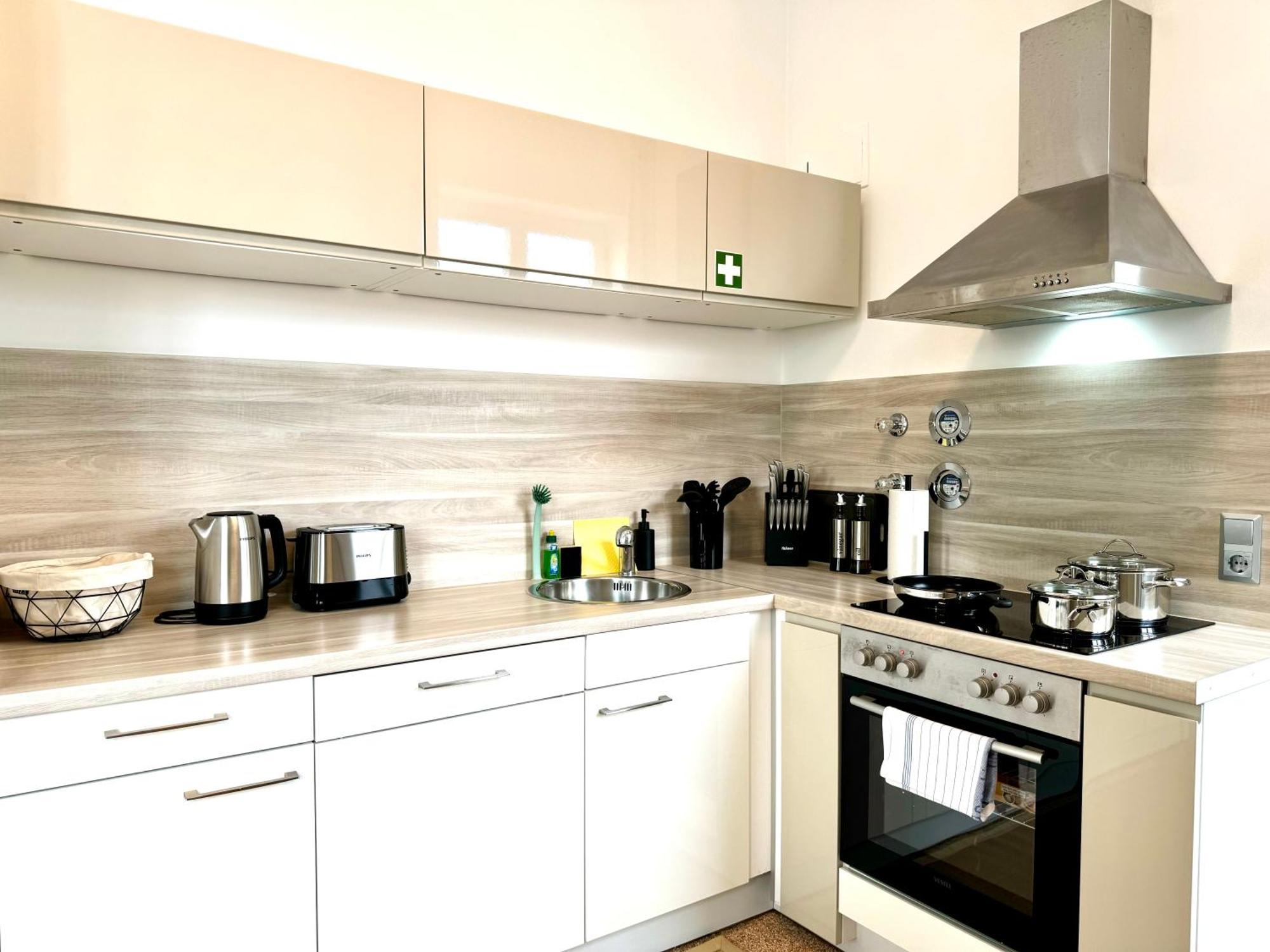 E&k Living - - Design - Kitchen - Free Parking Apartment